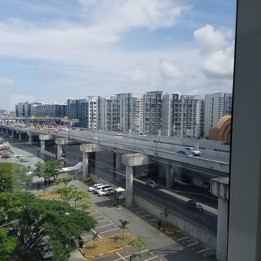 101 Newport Blvd Condotel Манила Екстериор снимка